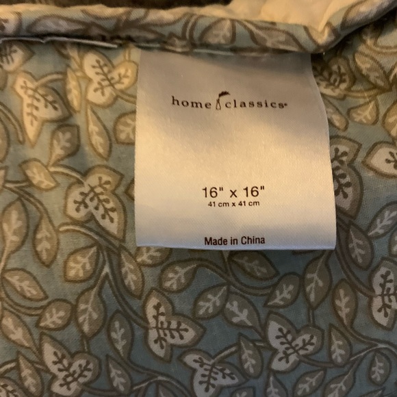 Home Classics Queen Quilt With Shams & Accent Pillow - Picture 8 of 11